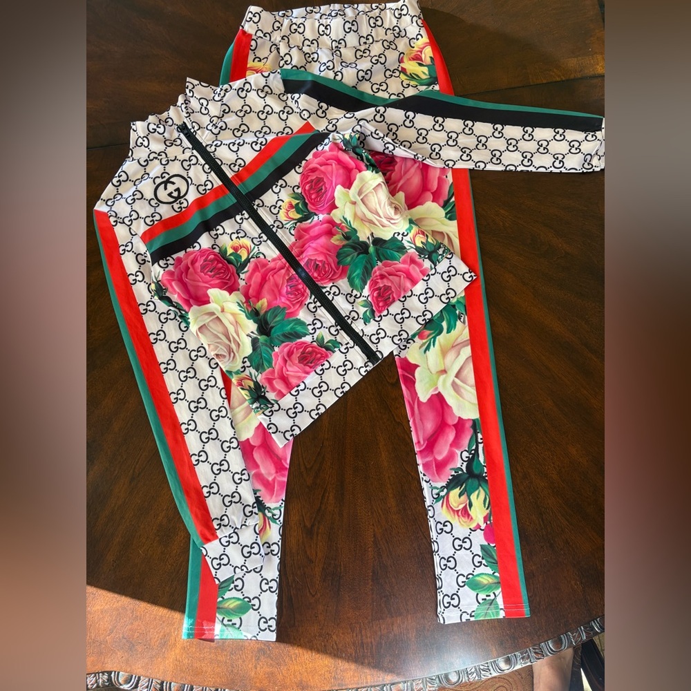NOT AUTHENTIC, this is a non-branded item